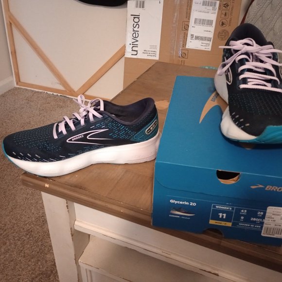 Women's Shoes Size 11 - Picture 5 of 9